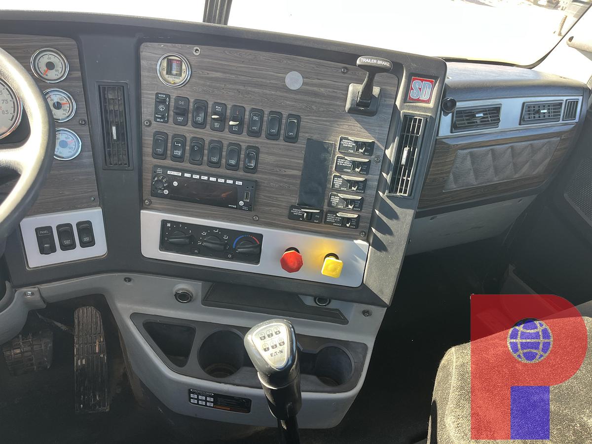 Used 2022 FREIGHTLINER CORONADO 122 SD T/A DAYCAB HAUL TRUCK