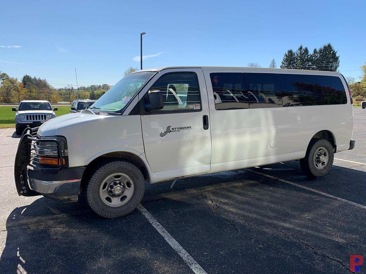 Used 2016 CHEVROLET EXPRESS 11-PERSON PASSENGER VAN