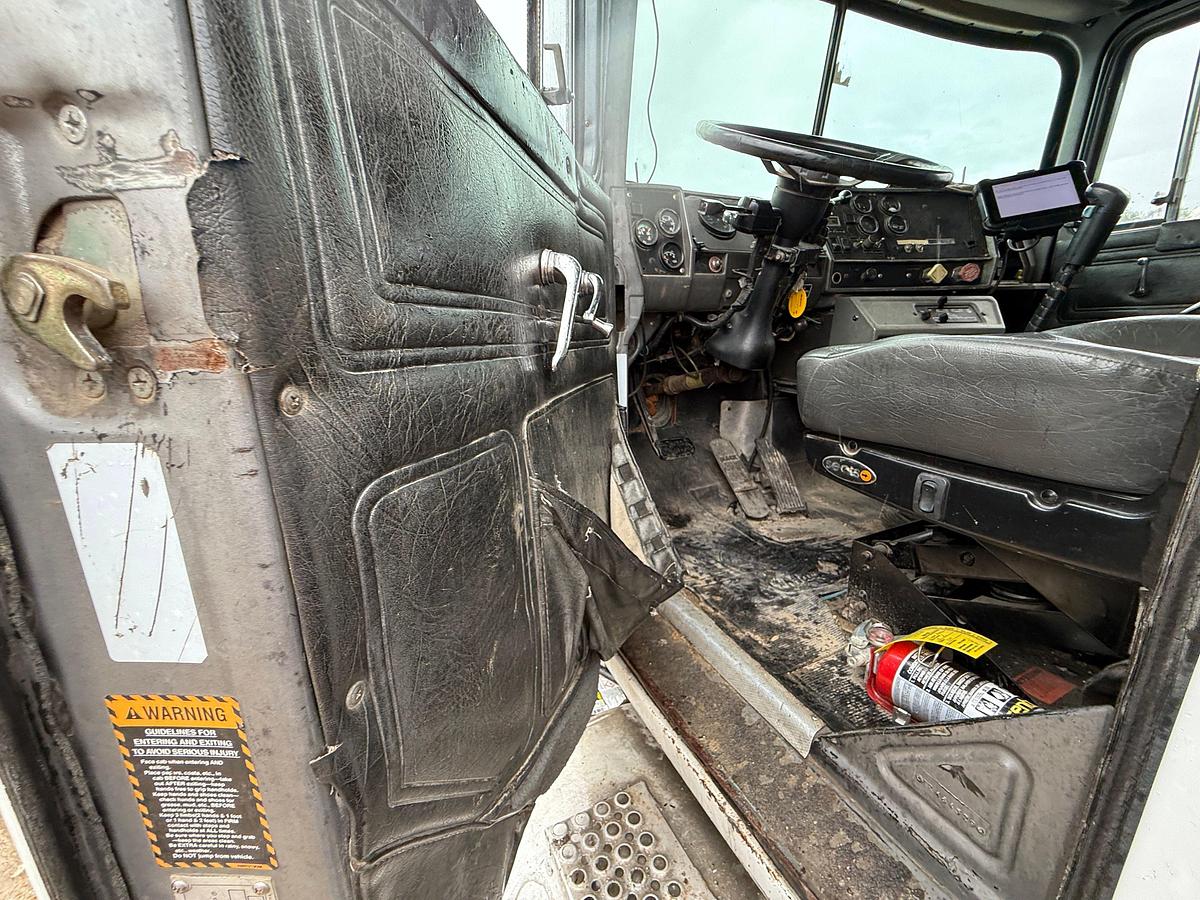 Used 2001 MACK RD688S T/A 45K MECH WINCH TRUCK