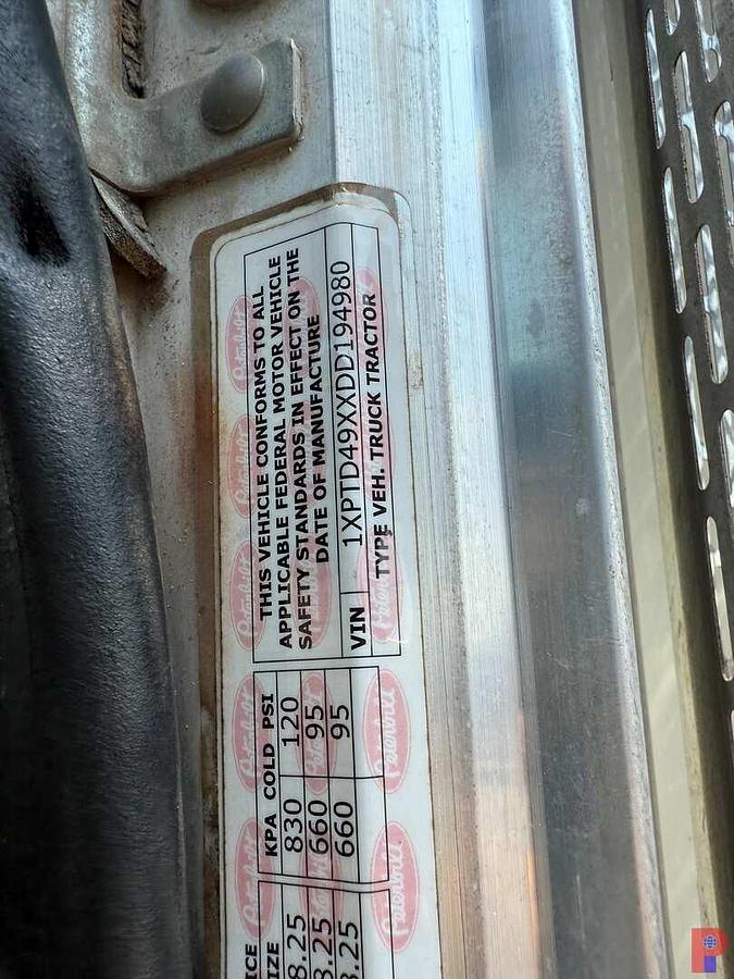 Used 2013 PETERBILT 367 T/A SLEEPR TRUCK