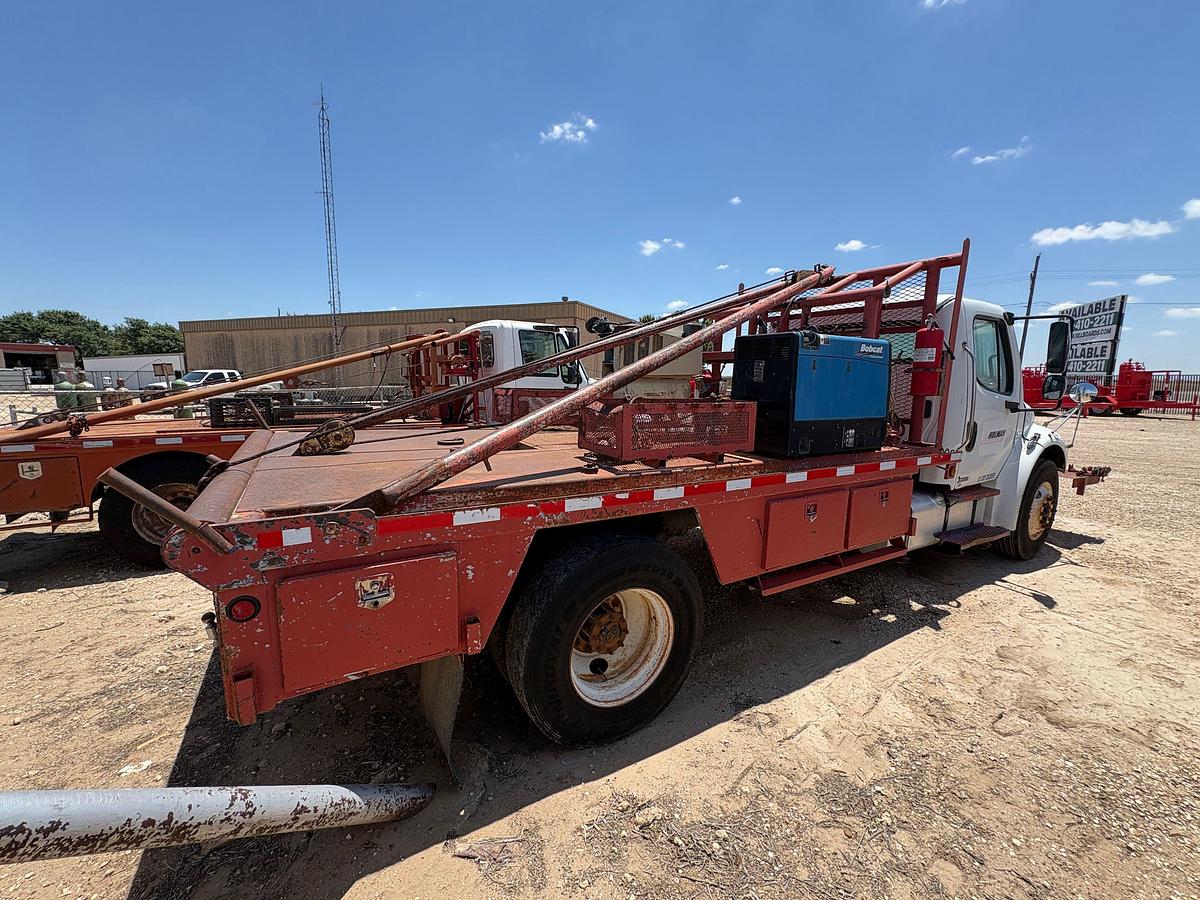 Used 2007 FREIGHTLINER M2 106 S/A DAYCAB GIN POLE TRUCK