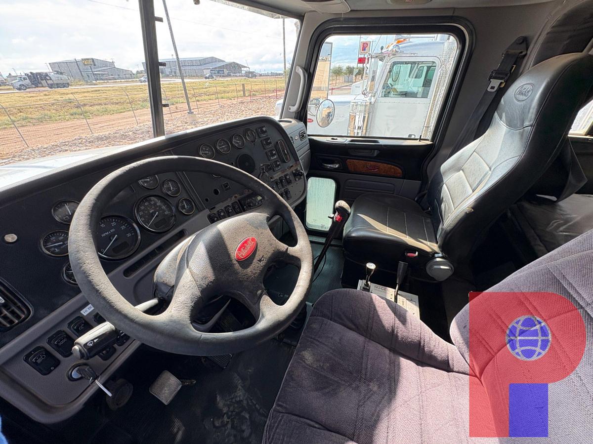 Used 2010 PETERBILT 367 T/A SLEEPER CAB WINCH TRUCK