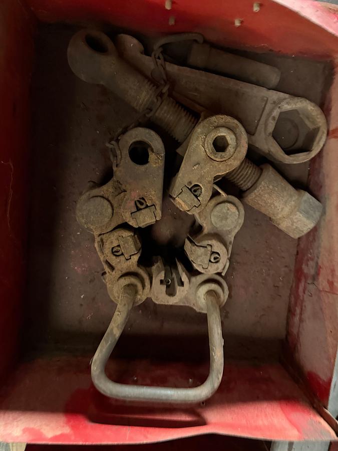 Used (5 x $) TYPE T SAFETY CLAMPS