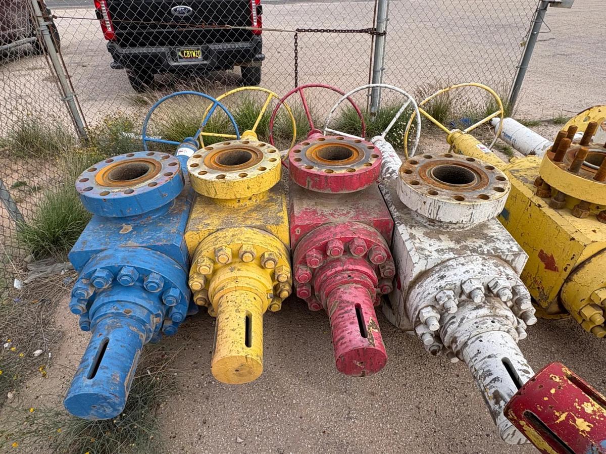 Used (4x$) (4) 7-1/16” 10K frac valves