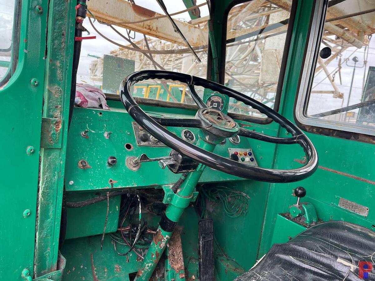 Used FRANKS 1287/160 BACK IN WELL SERVICE RIG MTD ON 4-AXLE CARRIER