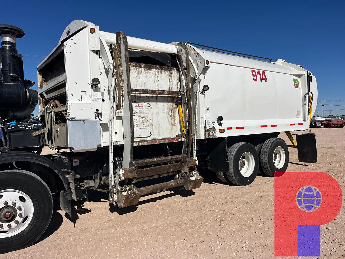 Used 2018 AUTOCAR XPEDITOR T/A 29YD CAB OVER TRASH TRUCK