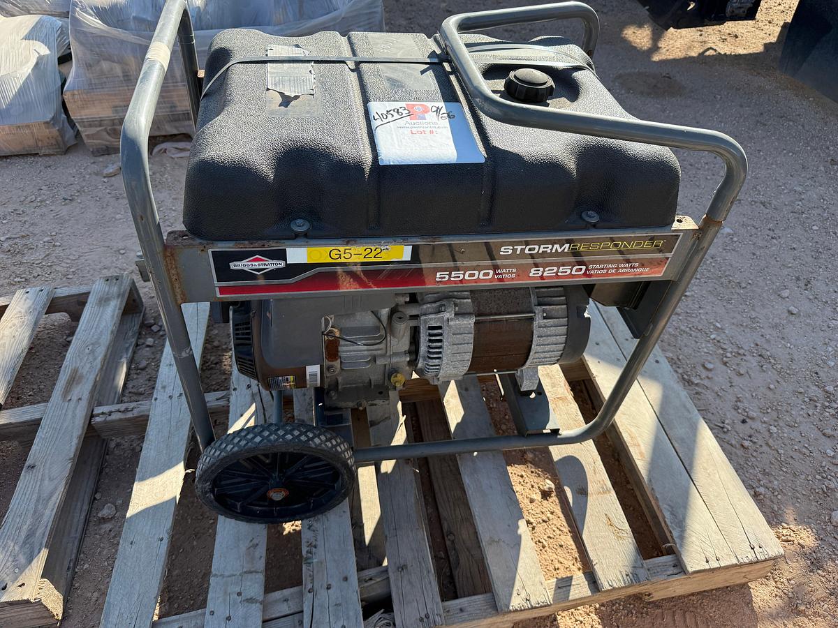 Used STORM RESPONDER MODEL 030430 / 5500 AC WATTS / 120/240-VOLTS P/B BRIGGS&STRATTON GAS ENGINE PORTABLE GENERATOR