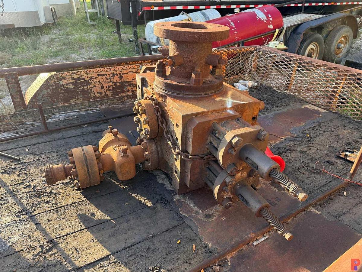 Used 12’ T/A BUMPER PULL TRAILER W/ TOWNSEND 5K HYD. DBL. BOP