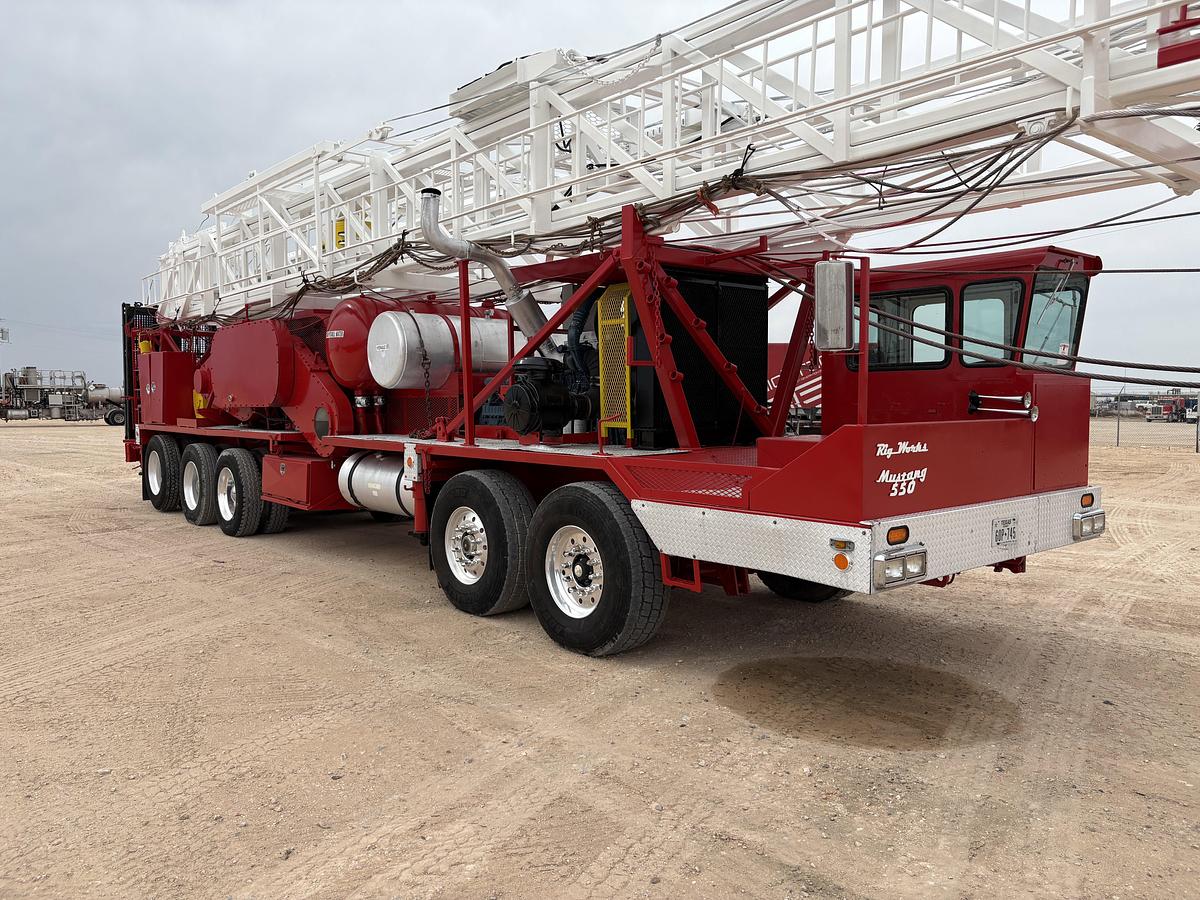 Used 2012 RIG WORKS MUSTANG 550 5-AXLE WELL SERVICE RIG