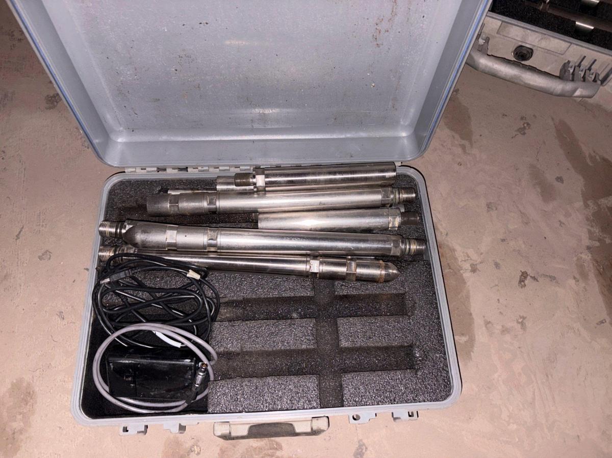 Used (3) cases of PPS smartview digital pressure gauges