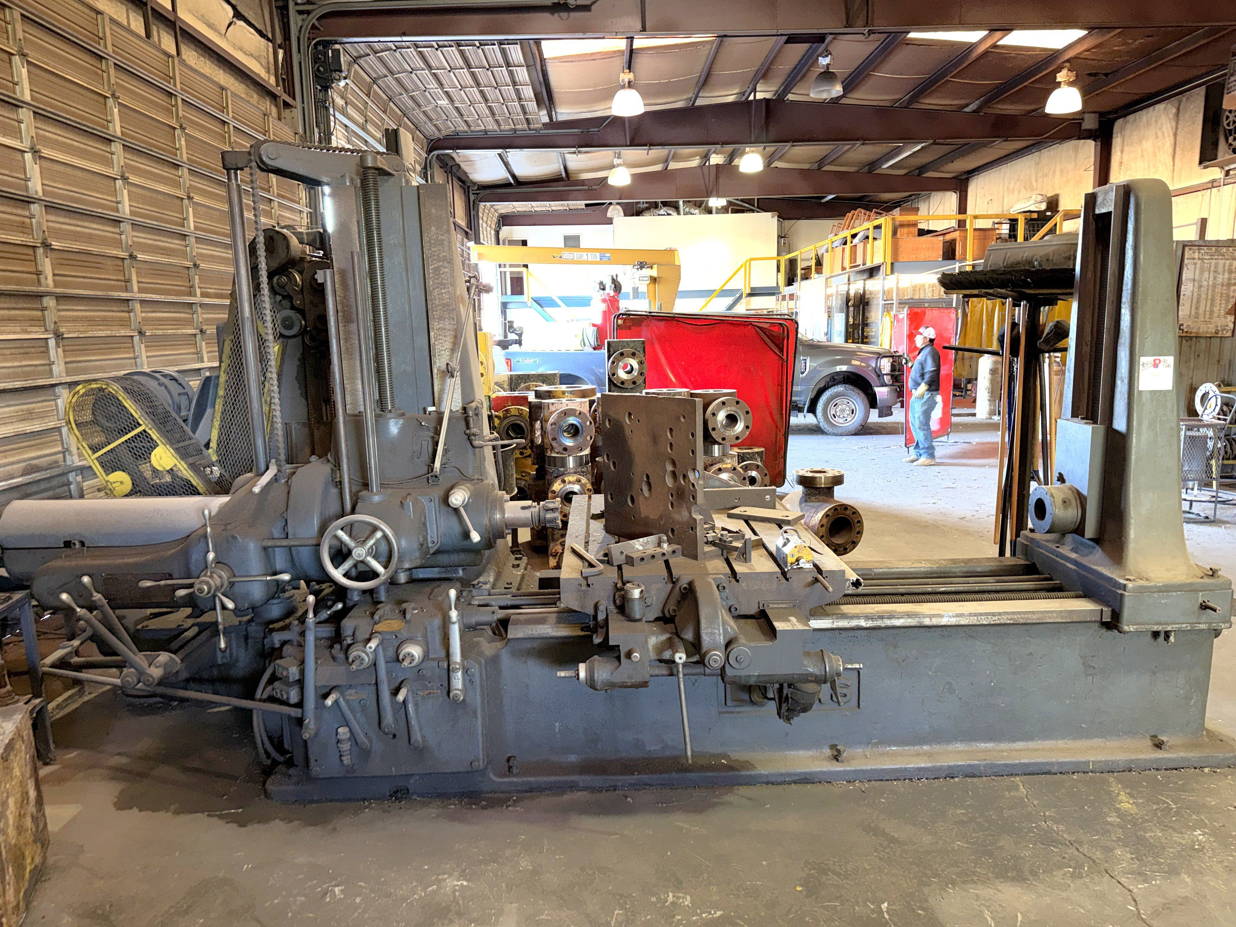Used LUCAS MACHINE NO. 42 PRECISION HORIZONTAL MILLING MACHINE