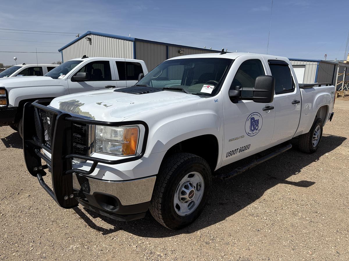 Used 2013 GMC SIERRA 2500HD 4WD CREW CAB PICKUP TRUCK