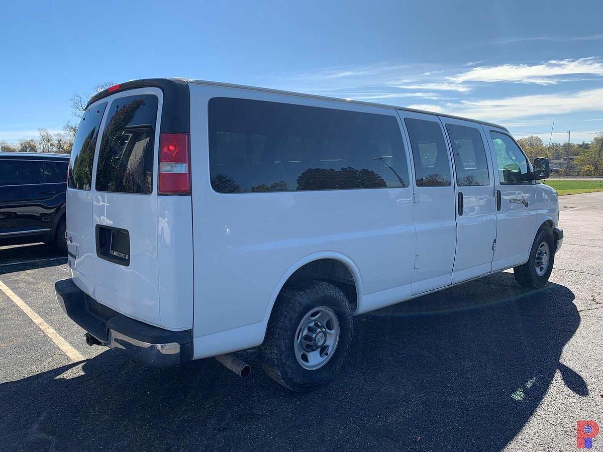 Used 2016 CHEVROLET EXPRESS PASSENGER VAN
