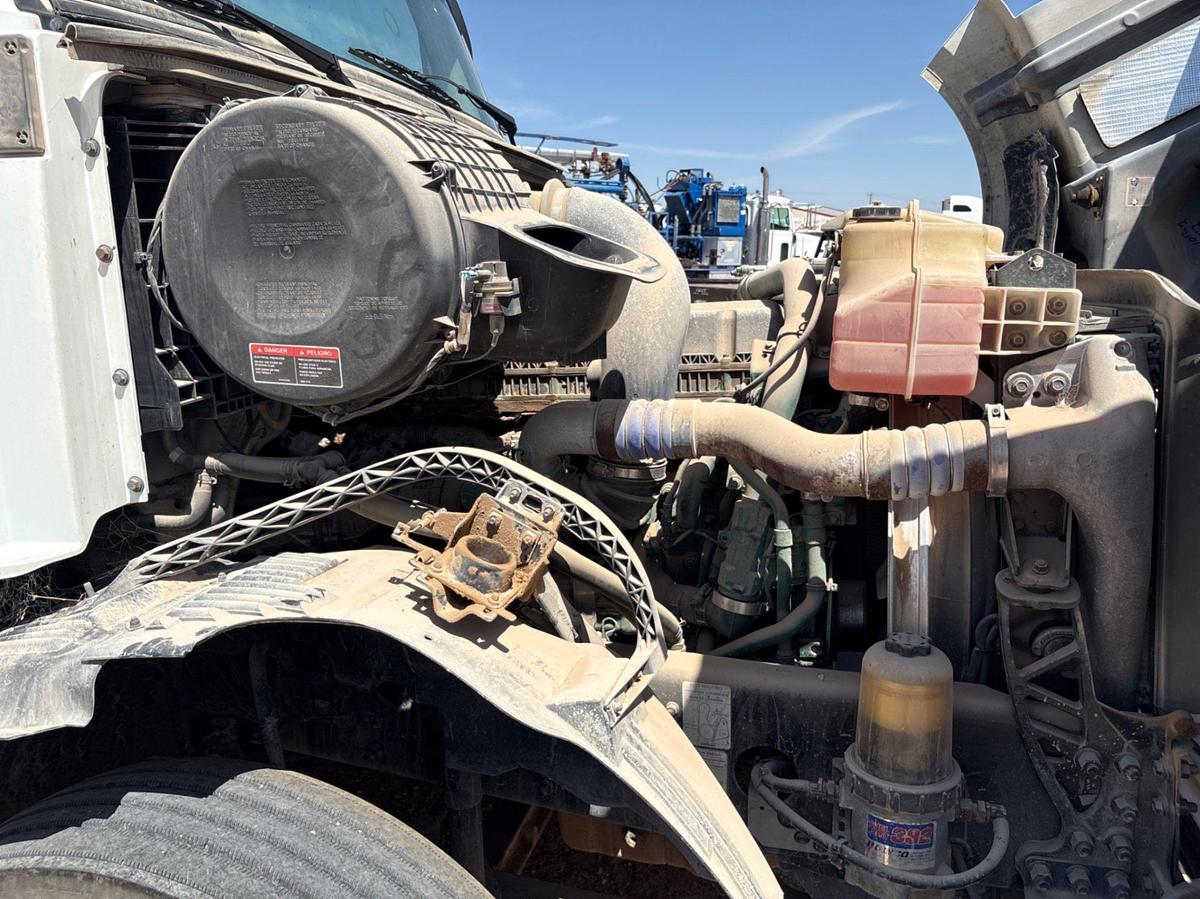 Used 2017 VOLVO VNL T/A SLEEPER HAUL TRUCK, INOP.