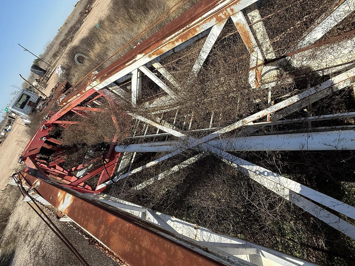 Used 2004 DRILLING STRUCTURES INT’l LANCO 104’-240K LBS DERRICK & Y-BASE