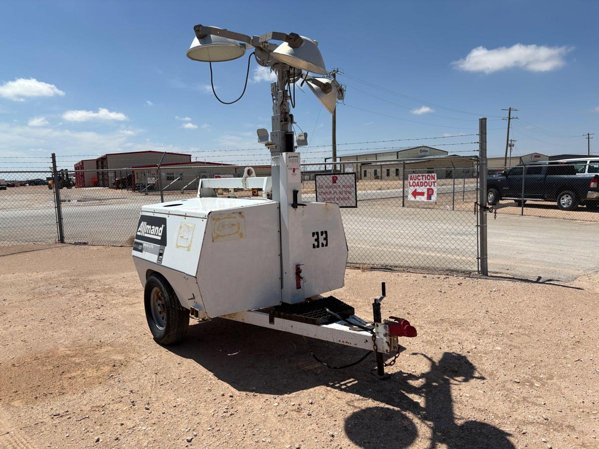 Used ALLMAND MAXI-LITE V SERIES S/A BUMPER PULL LIGHT TOWER, INOP.
