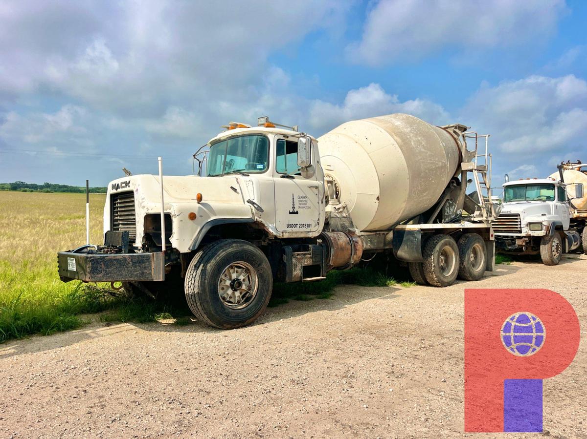 Used 1993 MACK DM690S 10-1/2 YD. CONCRETE MIXER TRUCK
