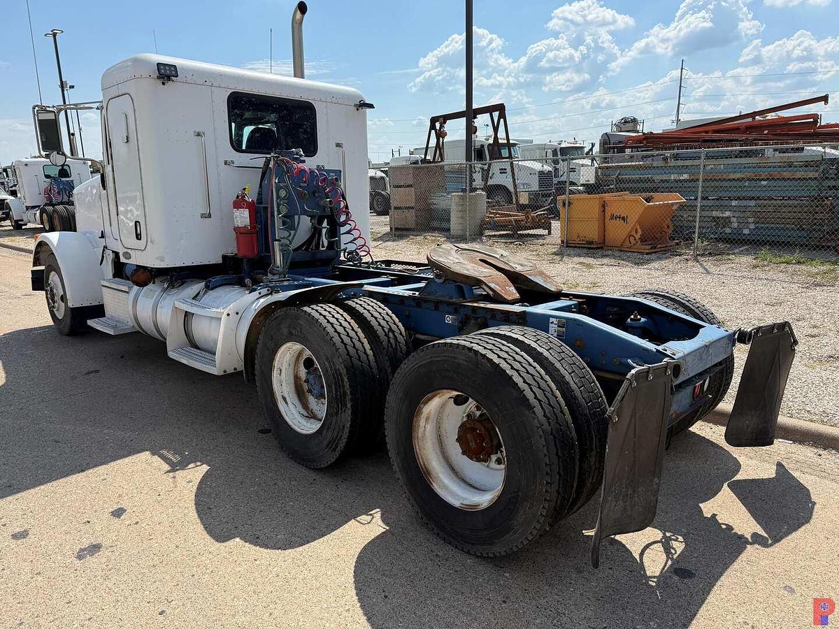 Used 2006 PETERBILT 378 T/A 36” SLEEPER TRUCK