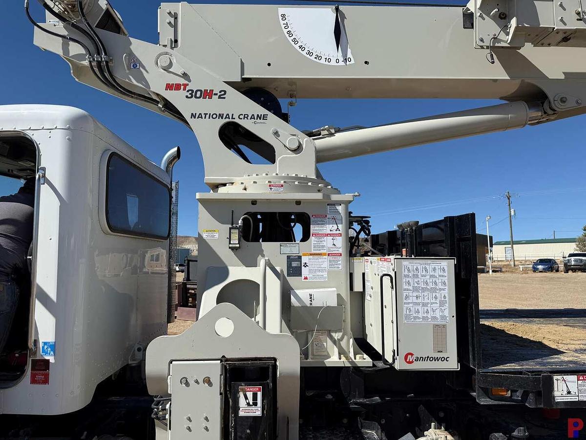 Used 2019 NATIONAL NBT30H-2 30 TON T/A CRANE TRUCK ON  2019 PETERBILT 367