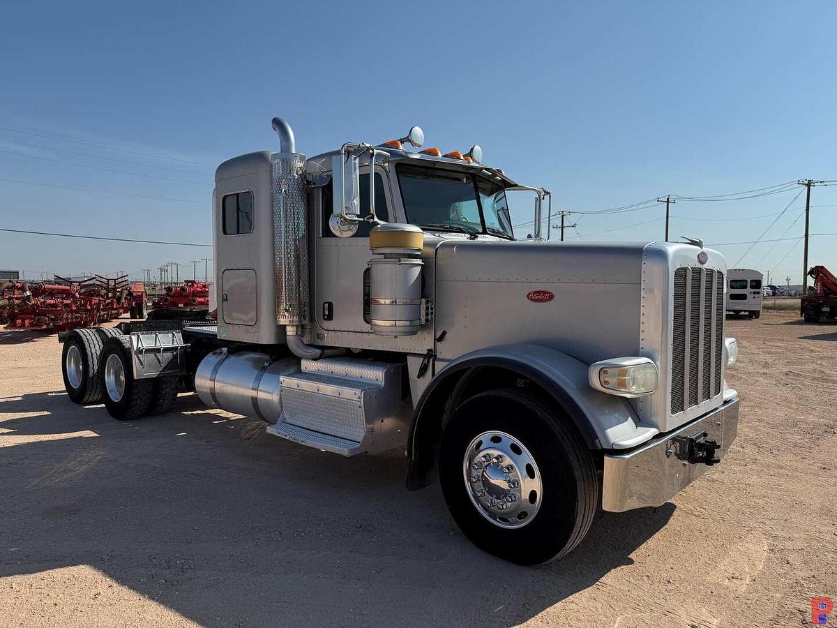 Used 2013 PETERBILT 388 T/A SLEEPER HAUL TRUCK