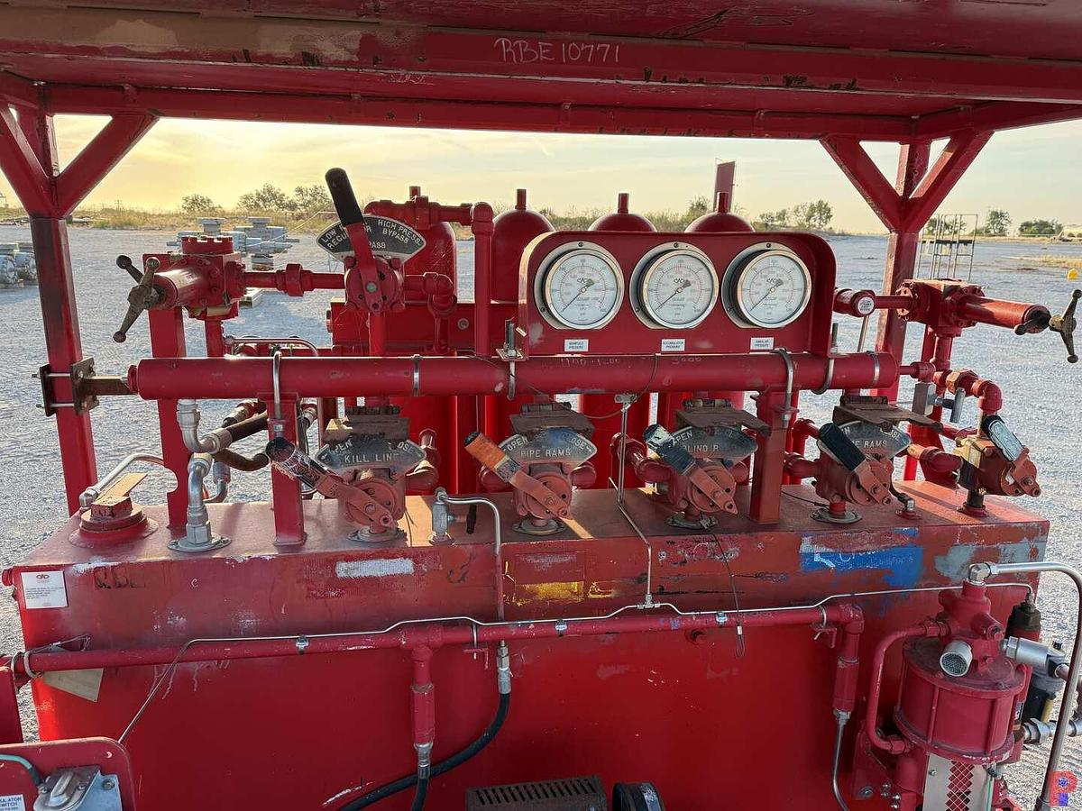 Used 2011 CAD 4-STATION 40 GAL. 3K WP ACCUMULATOR CLOSING UNIT