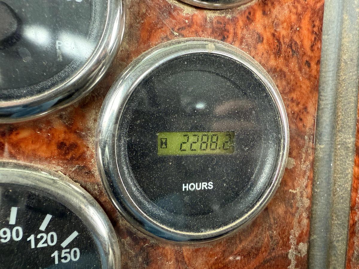 Used 2009 WESTERN STAR 4900 SB BED / POLE WINCH TRUCK (26,000 Miles!!)