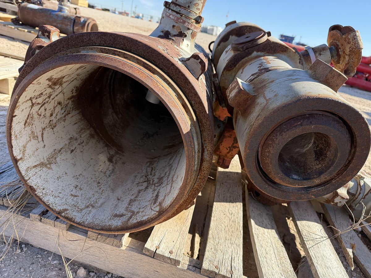 Used (2) MULTI-SIZE SINGLE PLUG CEMENT HEADS