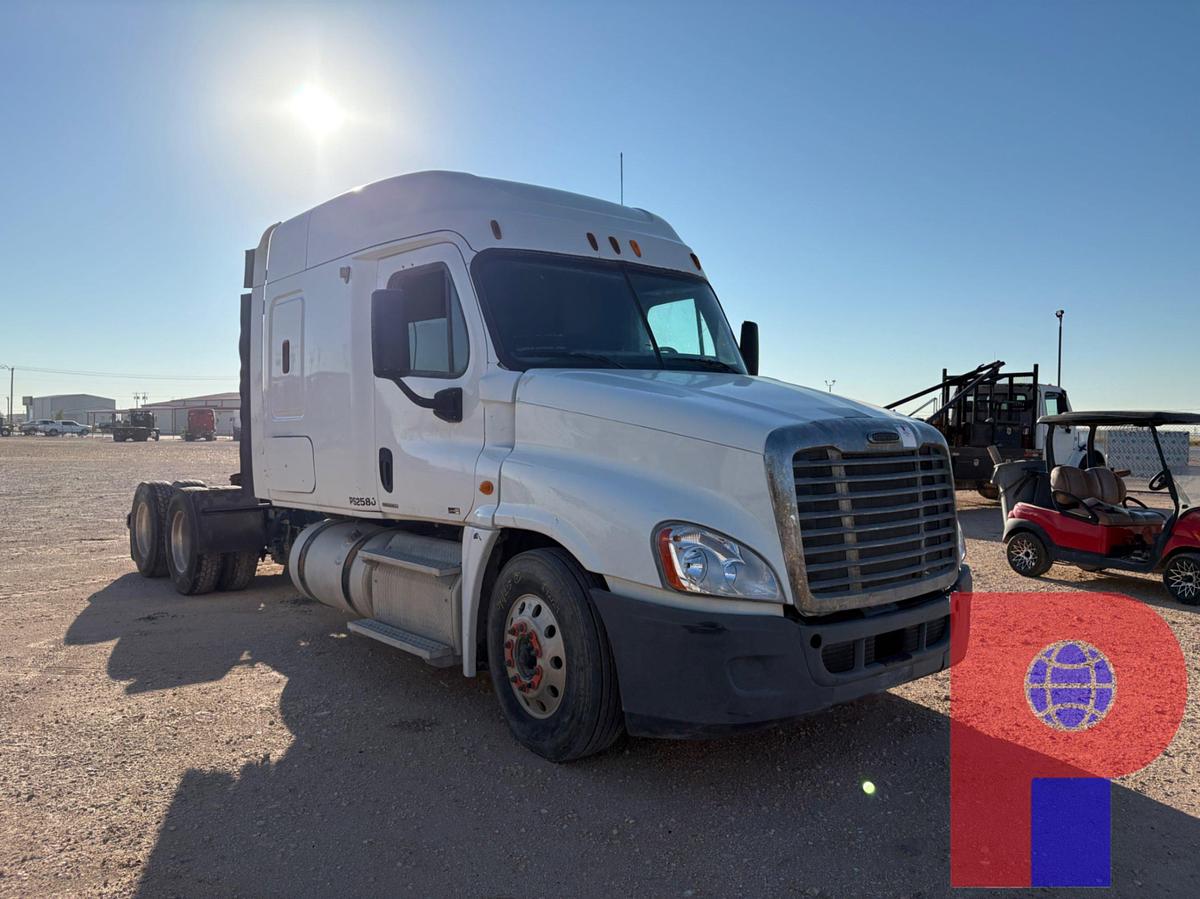 Used 2011 FREIGHTLINER CASCADIA T/A SLEEPER HAUL TRUCK