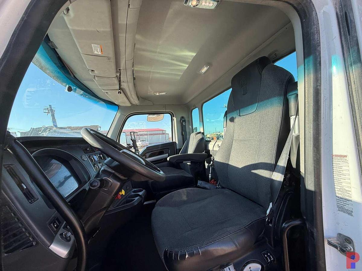 Used 2024 KENWORTH T880 T/A DAY CAB TRUCK TRACTOR