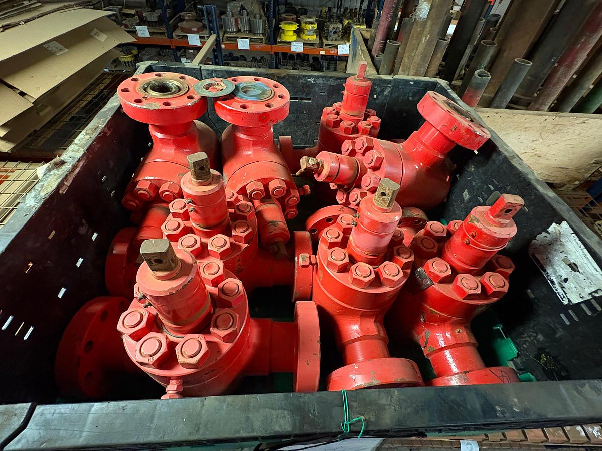 Used (8x$) 2-9/16” 10K gate valves
