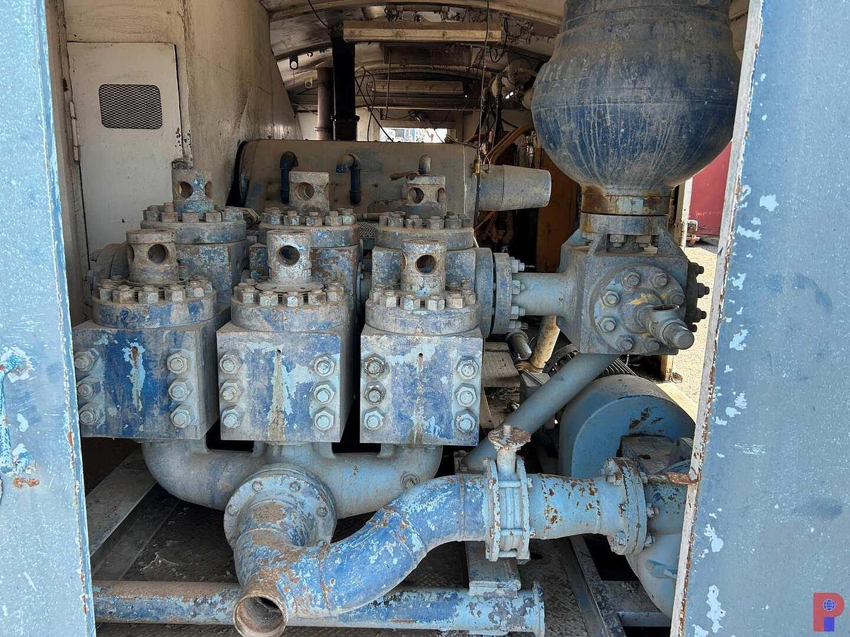 Used NATIONAL 9-P-100 TRIPLEX MUD W/ (2) CATERPILLAR 3412 ENGINES