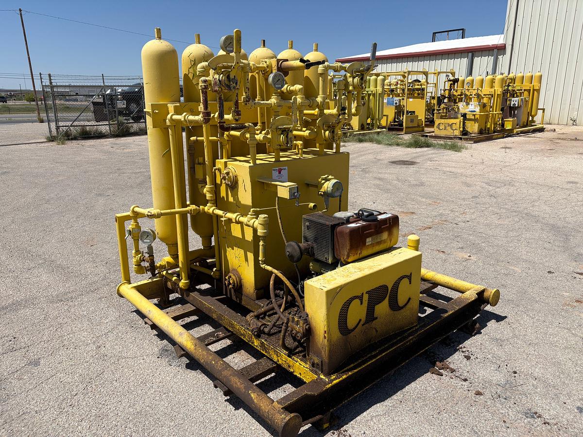 Used 4-station closing unit, skidded, turned over, did not start