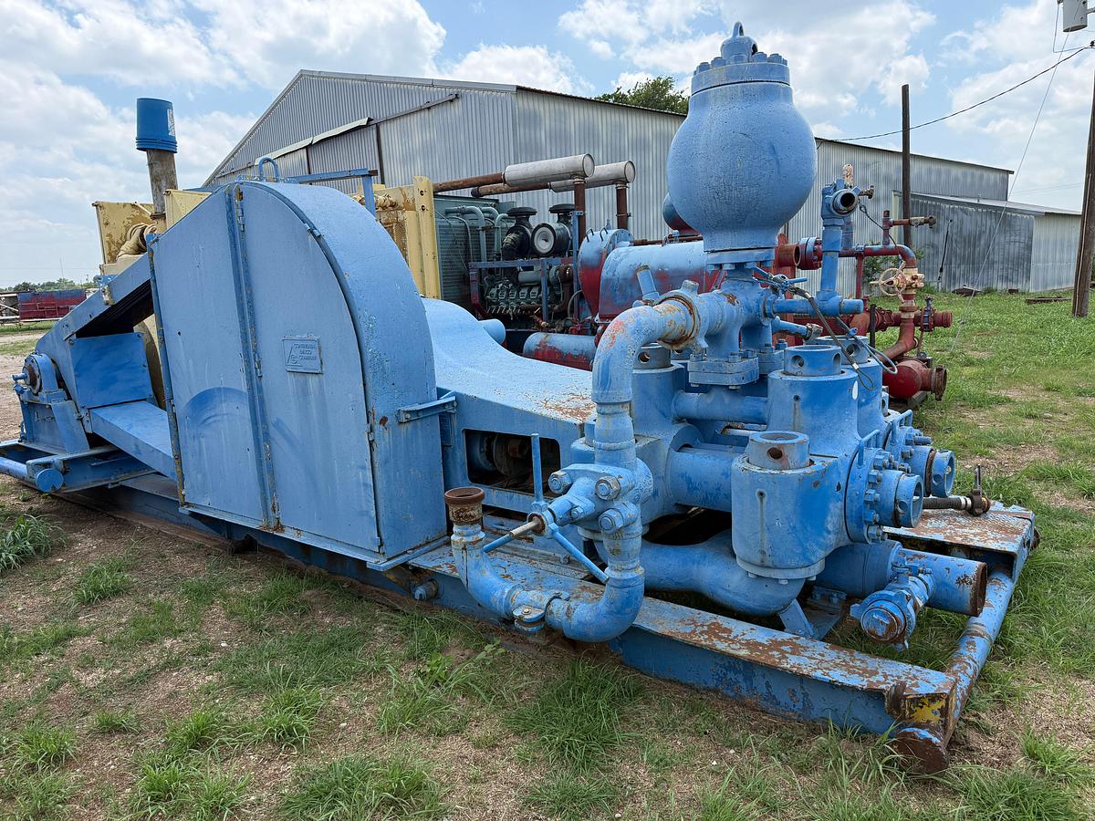Used Continental Emsco DB-550 DUPLEX MUD PUMP P/B CAT D379, SKIDDED