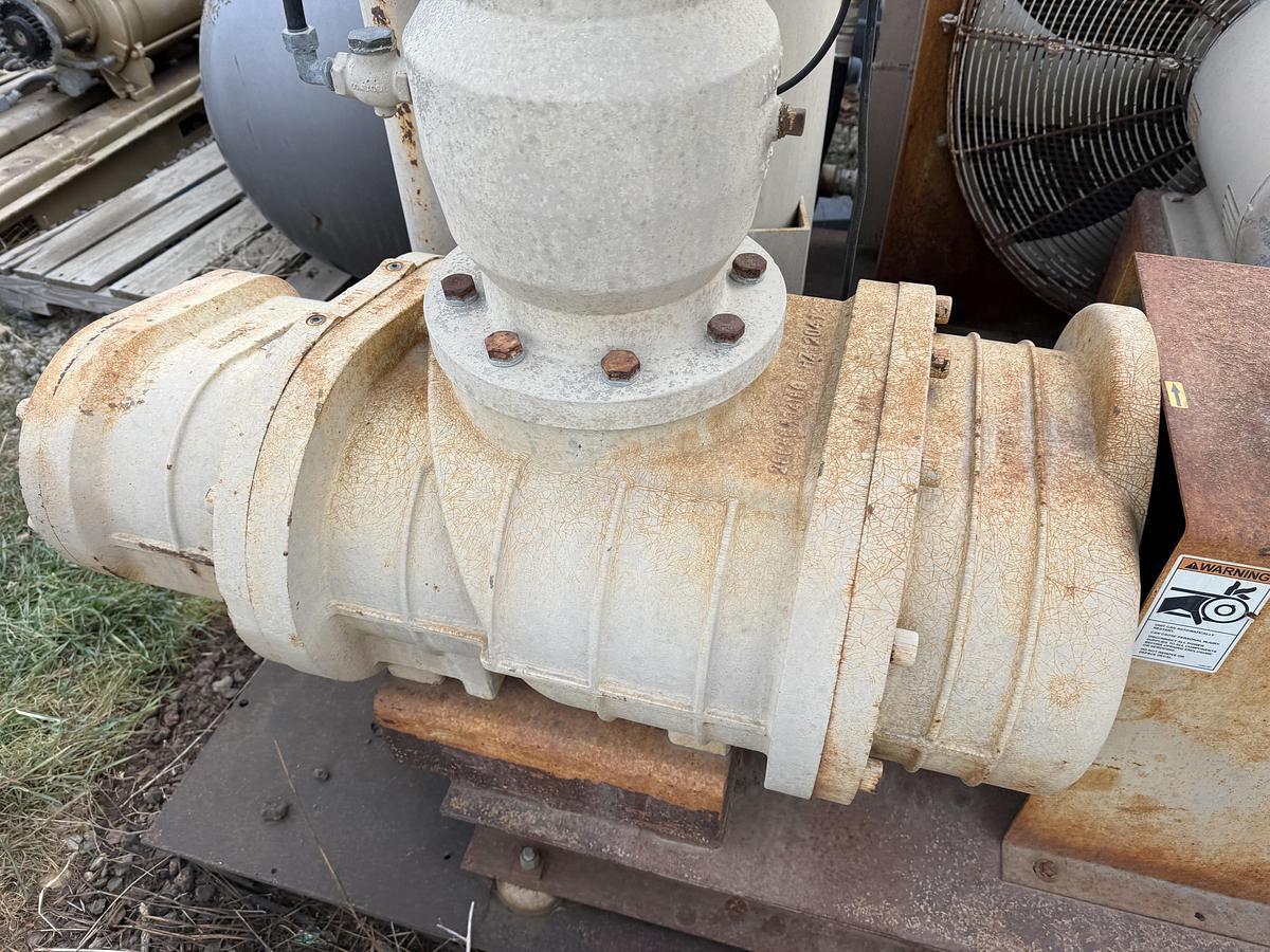 Used FS CURTIS 700 CFM / 50 PSI SKIDDED AIR COMPRESSOR UNIT P/B 125HP/460V/3PH ELEC. MOTOR