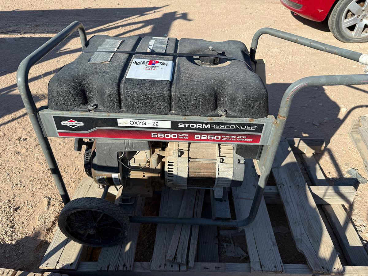 Used STORM RESPONDER MODEL 030430 / 5500 AC WATTS / 120/240-VOLTS P/B BRIGGS&STRATTON GAS ENGINE PORTABLE GENERATOR