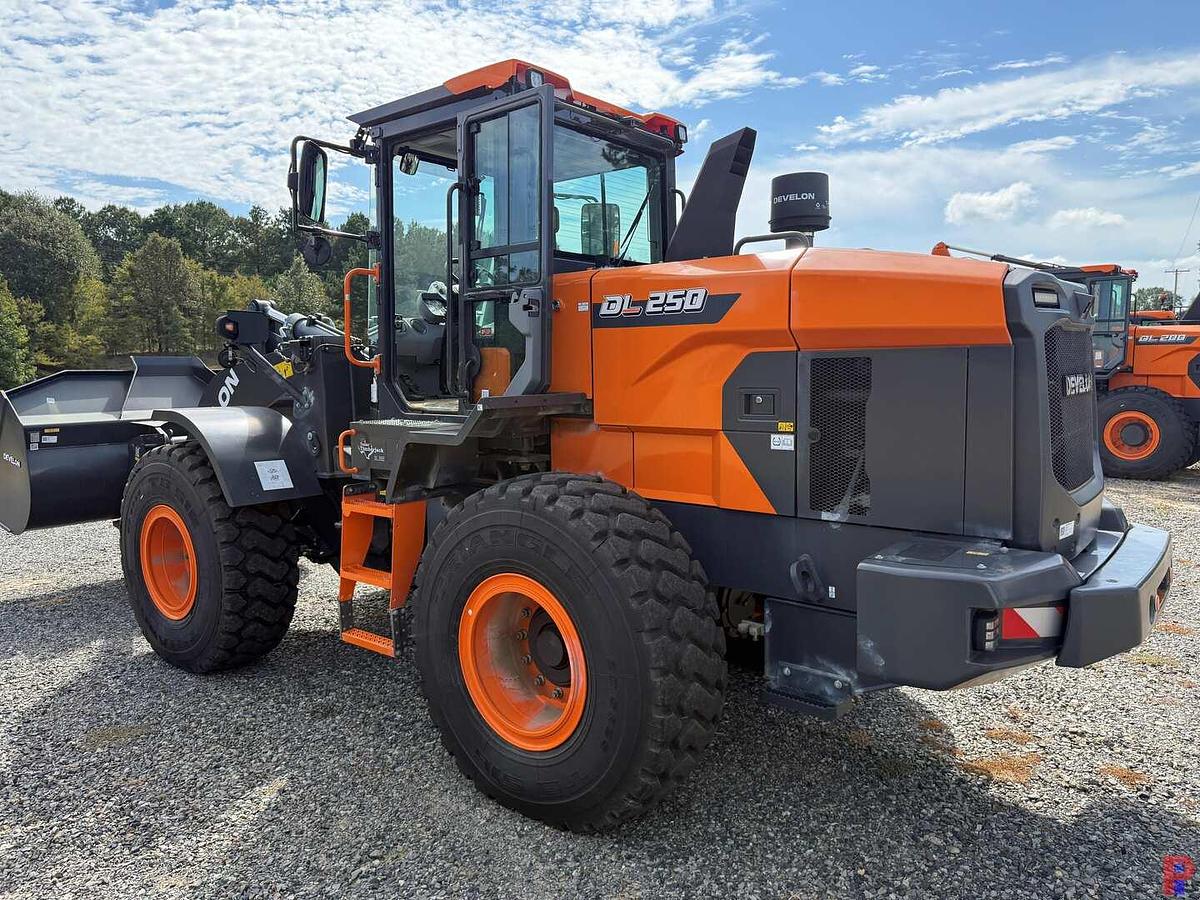 Used (NEW) 2024 DEVELON DL250-7 WHEEL LOADER **3 YEAR 5000 HOUR FULL WARRANTY**