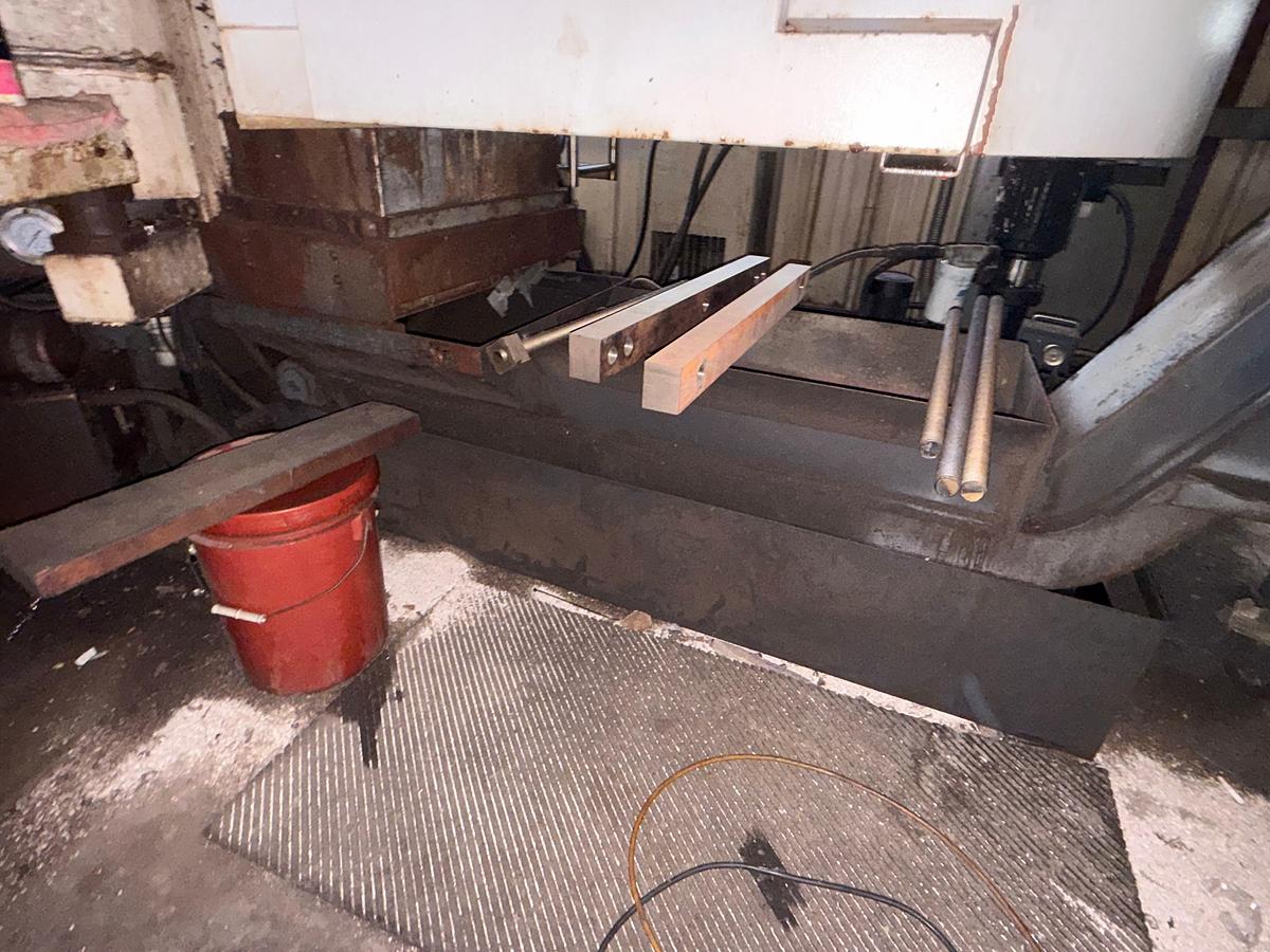 Used 2011 TAS IRON LTD. TT 12M VERTICAL TURNING LATHE