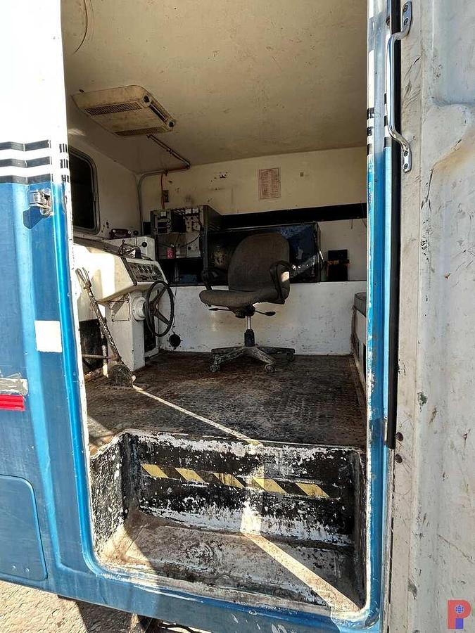 Used 1992 INTERNATIONAL S/A WIRELINE TRUCK