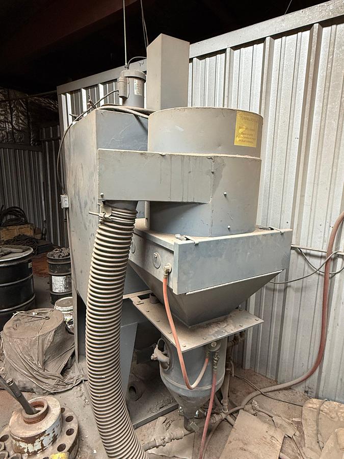 Used TRINCO 42X30SL/DP850 DRY BLAST CABINET SYSTEM
