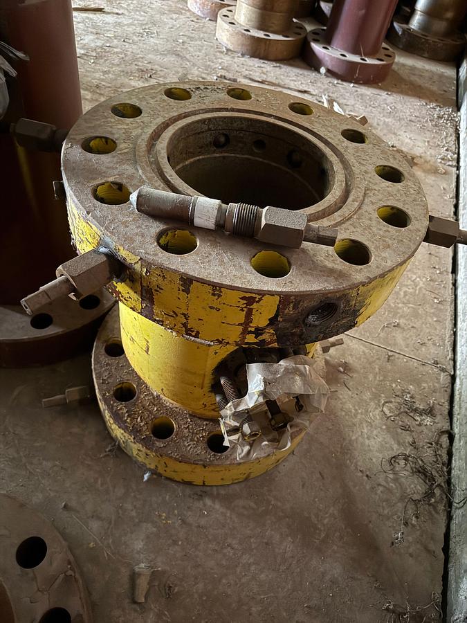 Used (8 x $) UNUSED 11" x 11”" X 2-1/16" 5M & (1) USED CASING HEAD SPEED SPOOLS