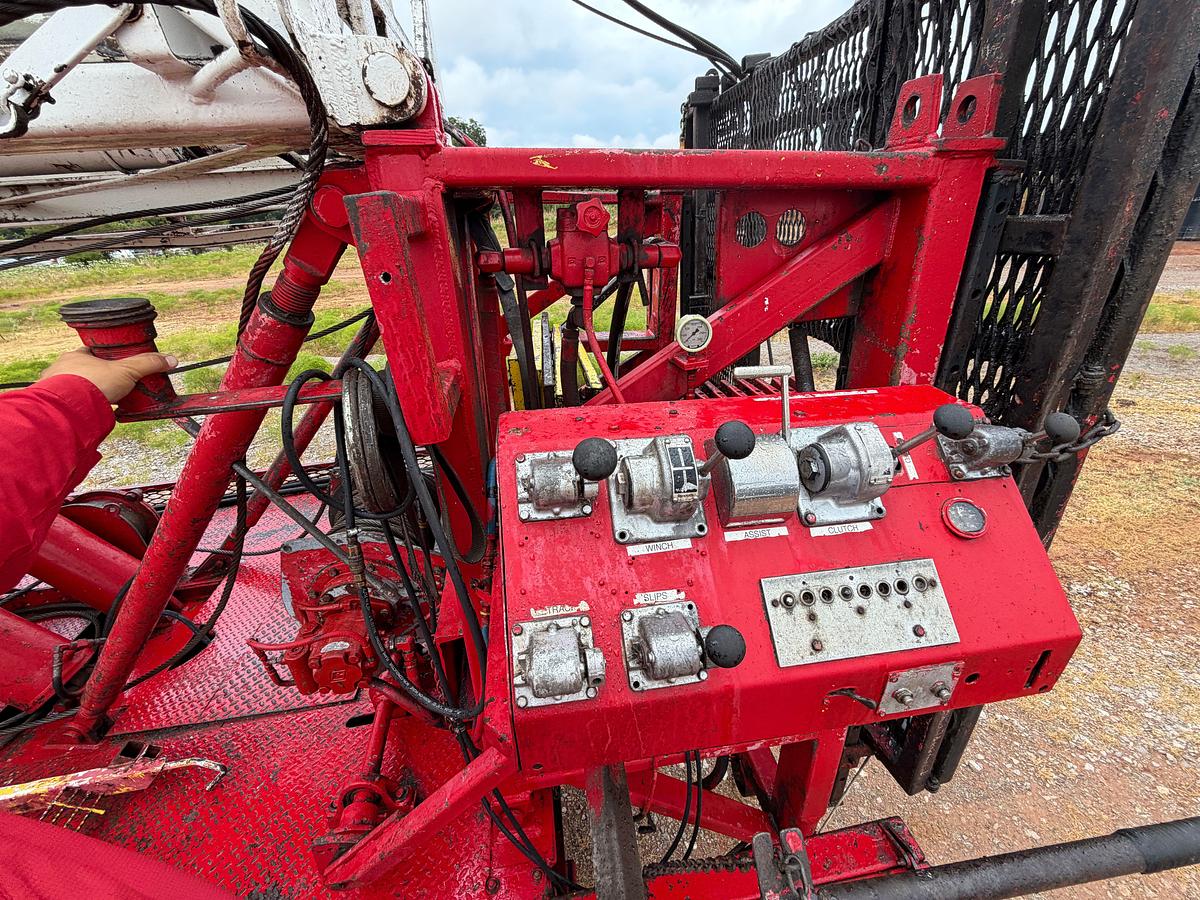 Used 1985 Taylor 550 Well Service Rig, 104 x 250k Mast