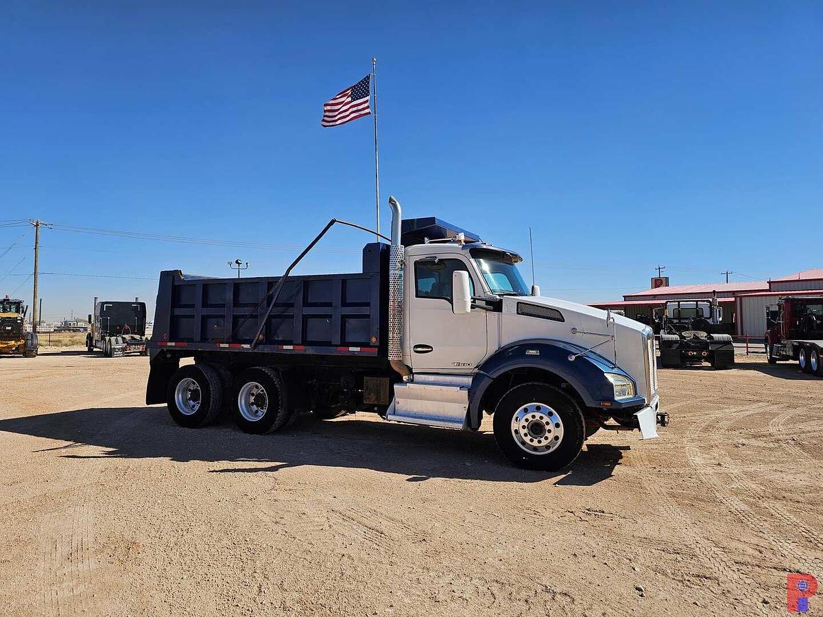 Used 2015 KENWORTH T880 T/A DAYCAB DUMP TRUCK