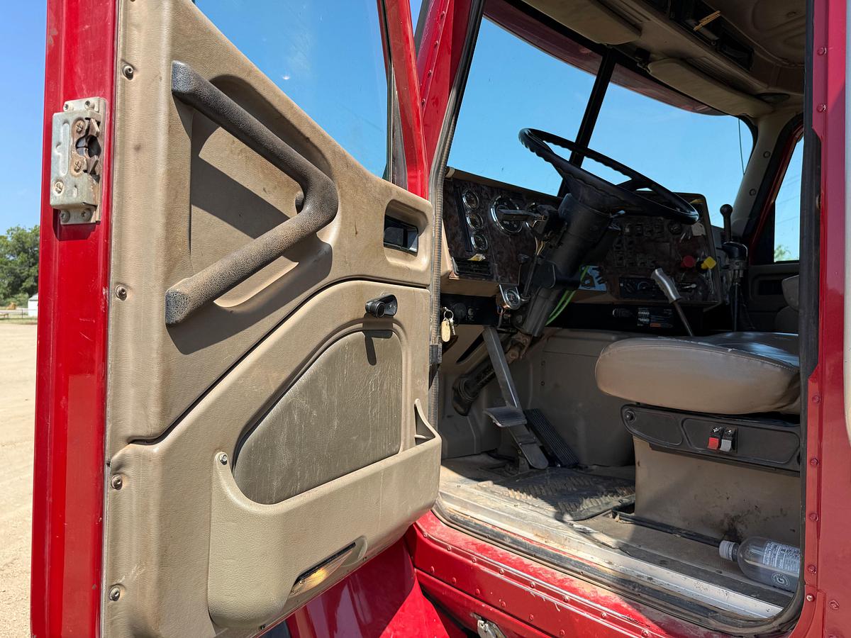Used 2007 INTERNATIONAL PAYSTAR 5600I T/A 50-TON WINCH BED TRUCK