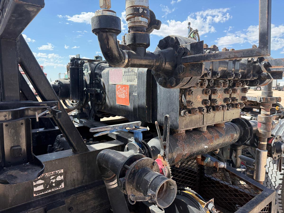 Used 2006 MACK CV713 T/A DAYCAB KILL TRUCK