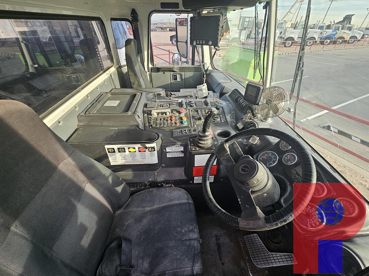 Used 2014 AUTOCAR XPEDITOR T/A 29YD CAB OVER TRASH TRUCK