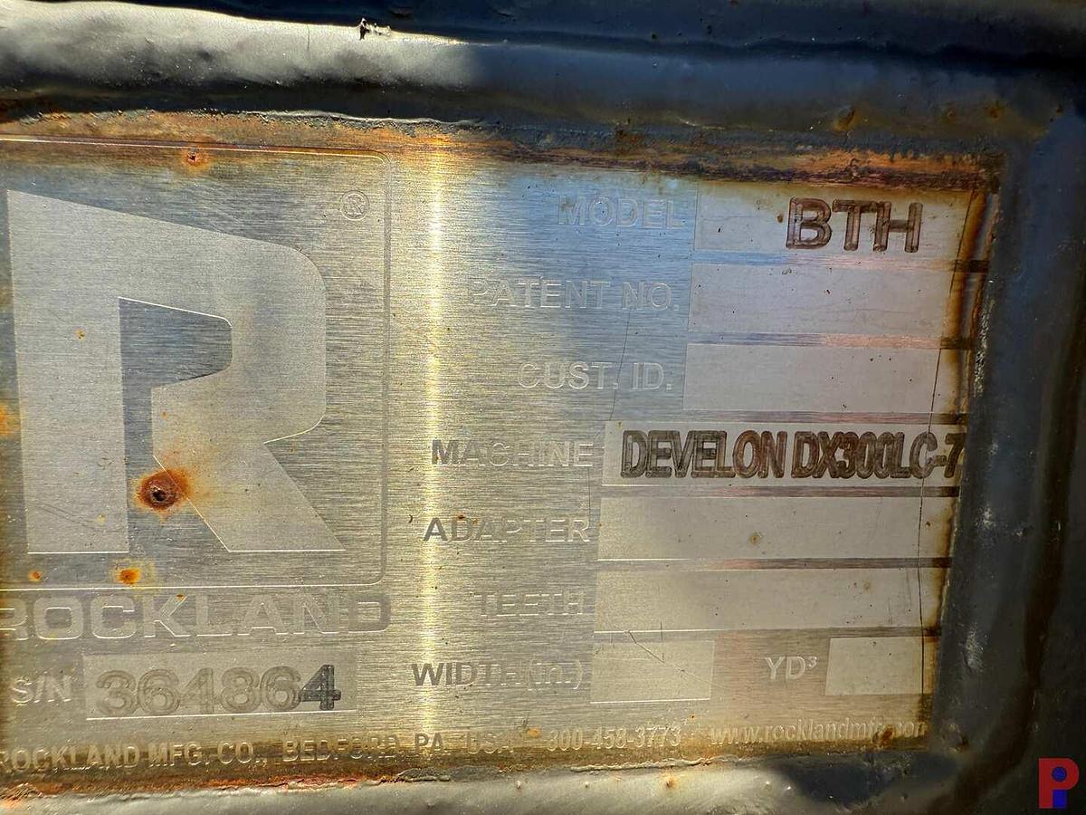Used ROCKLAND 42” X 62” HYDRAULIC EXCAVATOR THUMB FITS DEVELON 300LC-7