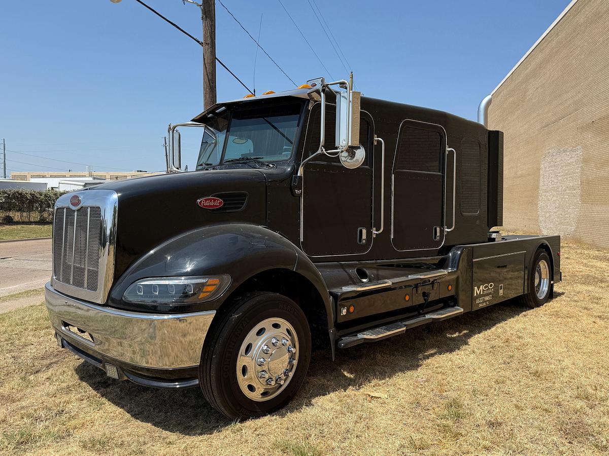 Used 2007 PETERBILT 335 S/A SCHWALBE TOTER TRUCK