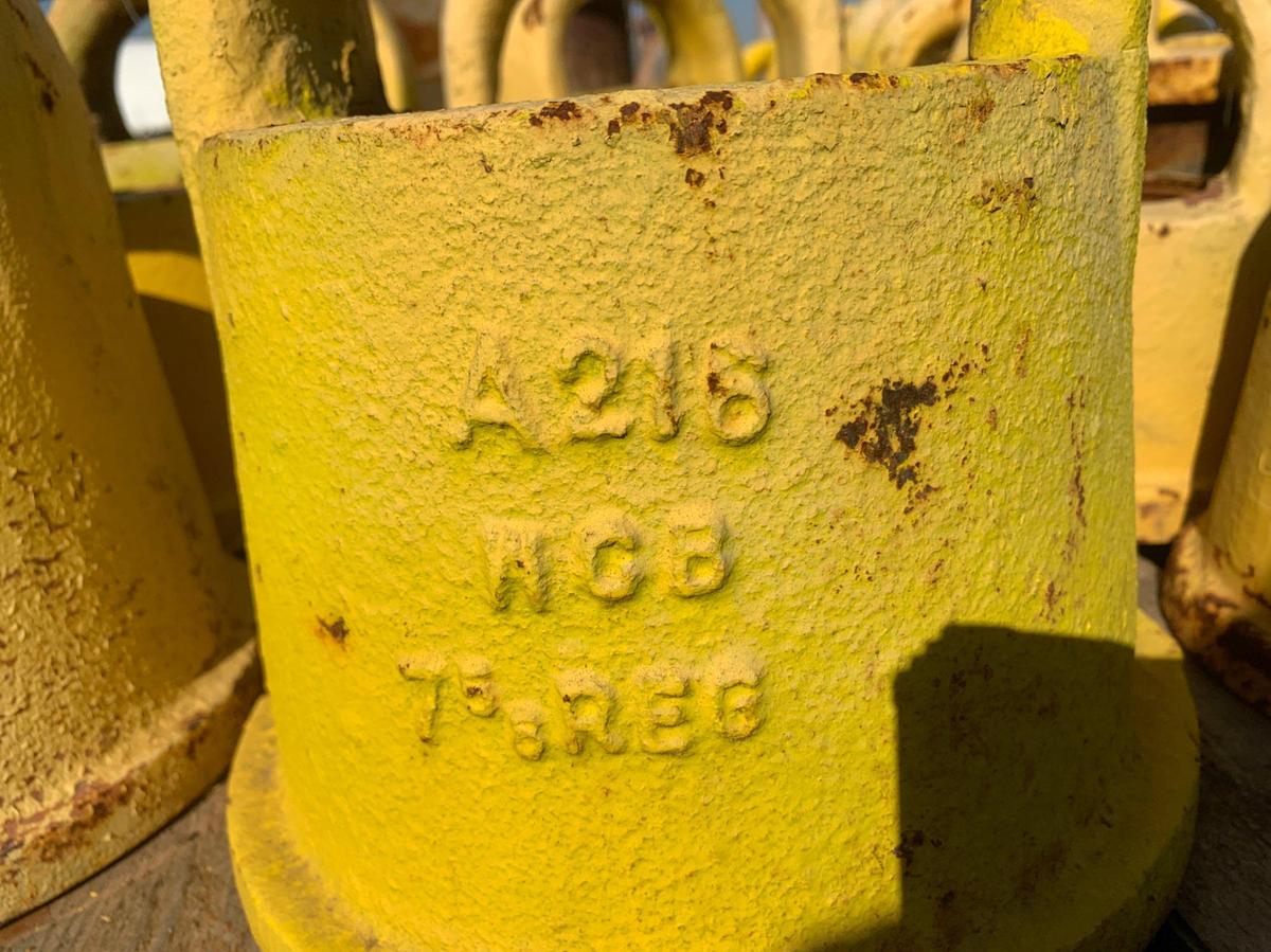 Used (13) Pin End LIFT BAILS (8) Box End LIFT BAILS