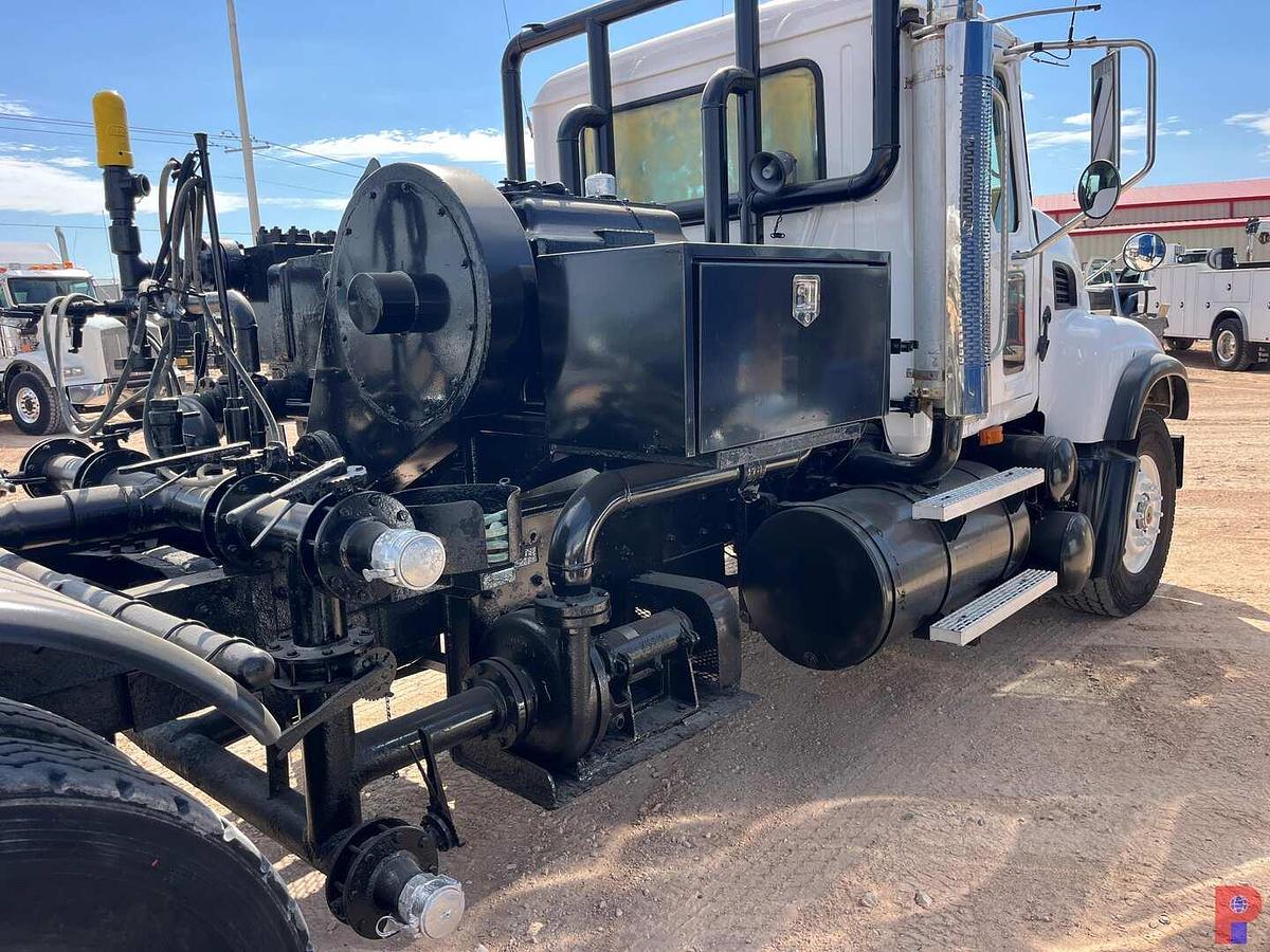 Used 2004 MACK CV713 T/A DAYCAB KILL TRUCK