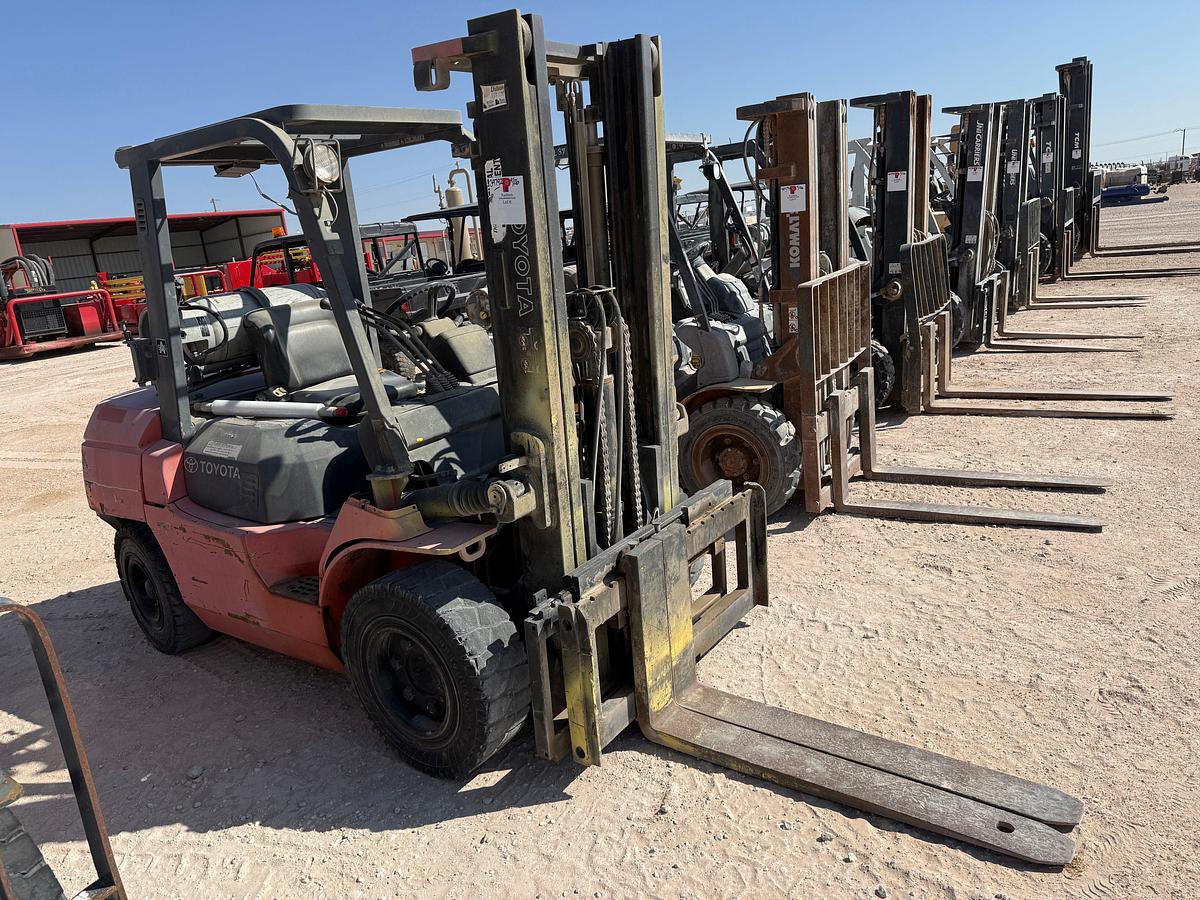 Used 2005 Toyota 7FGU35 7K forklift